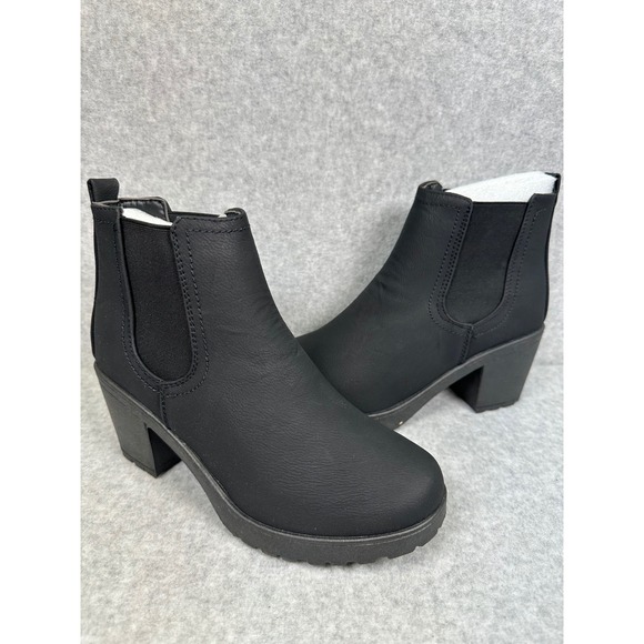 Krush Shoes - Krush Black Chunky Cleated Heel Chelsea Boots Women's Size 6‎